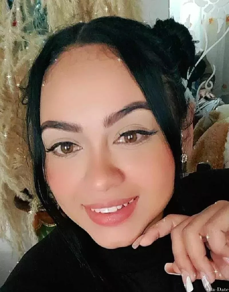 Carmen Profile image 1