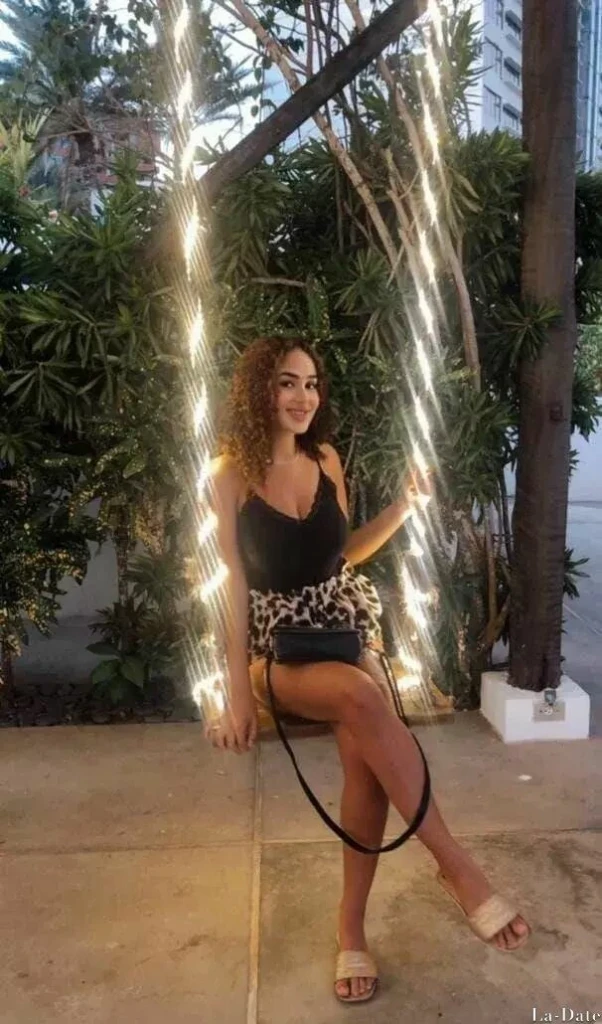 Sirley Profile image 2