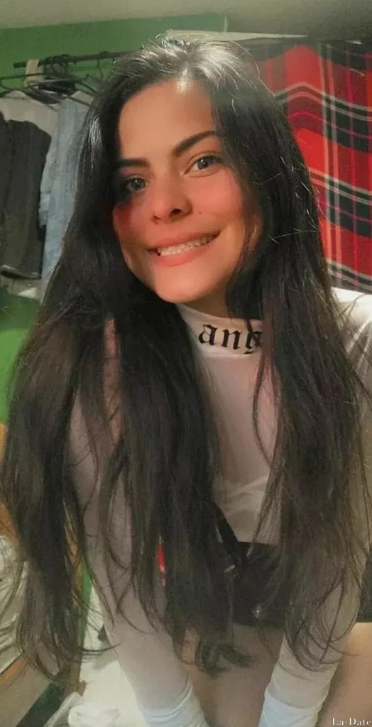 Rosalba Profile image 3