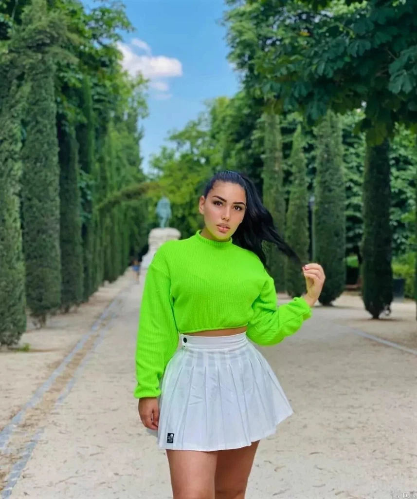 Mallory Profile image 2