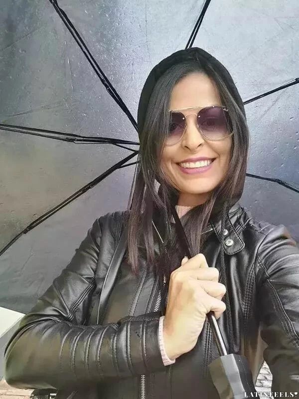 Veronica Profile image 1