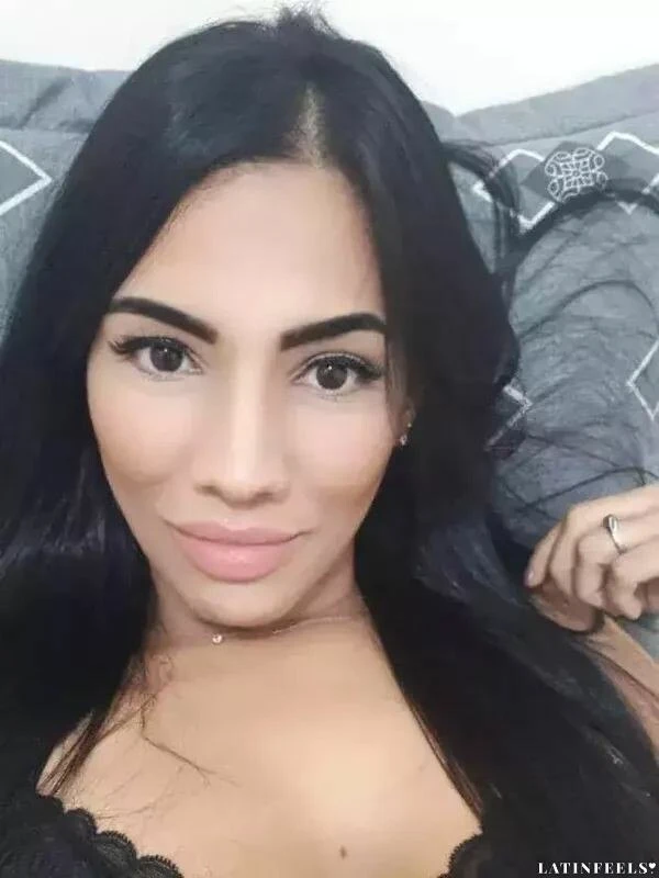 Rhona Profile image 4