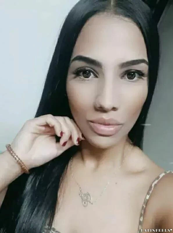 Rhona Profile image 3