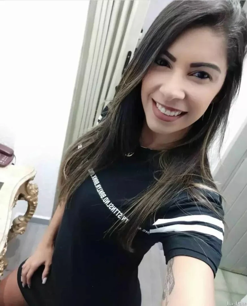 Janaina Profile image 3