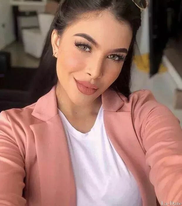 Jackelin Profile image 4