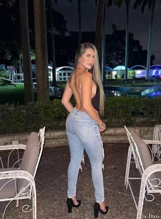 Anyely Profile image 2