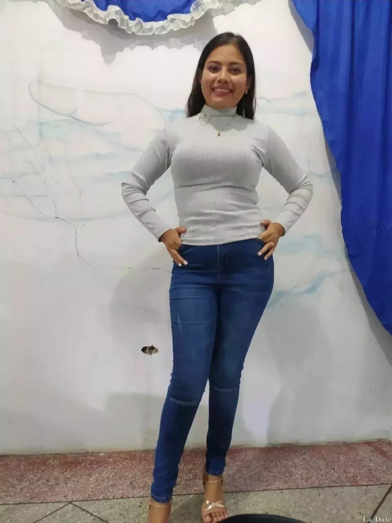 Veronica Profile image 4