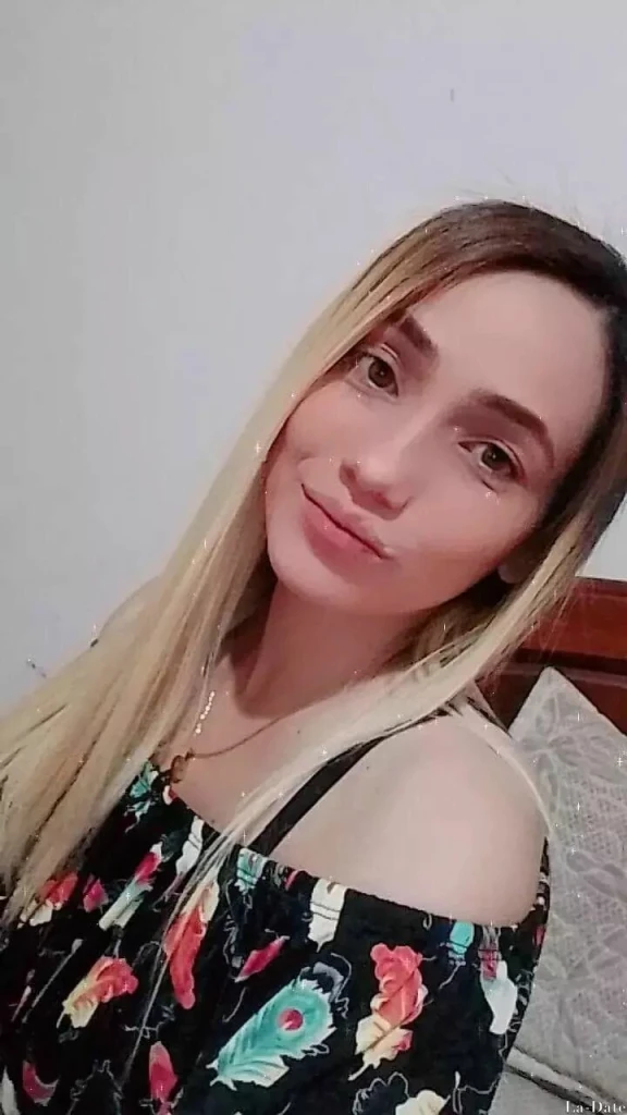 Laura Profile image 2