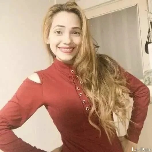 Laura Profile image 4