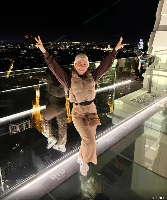 Anzola Profile image 2