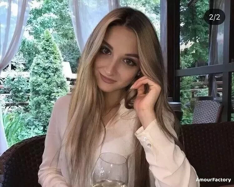 Anna Profile image 2