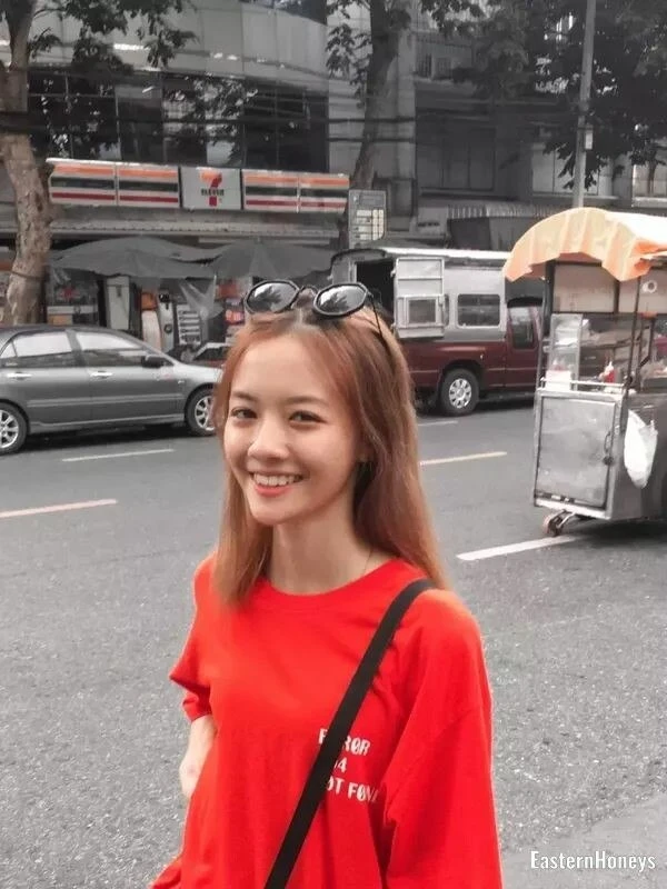 Natchaya Profile image 1