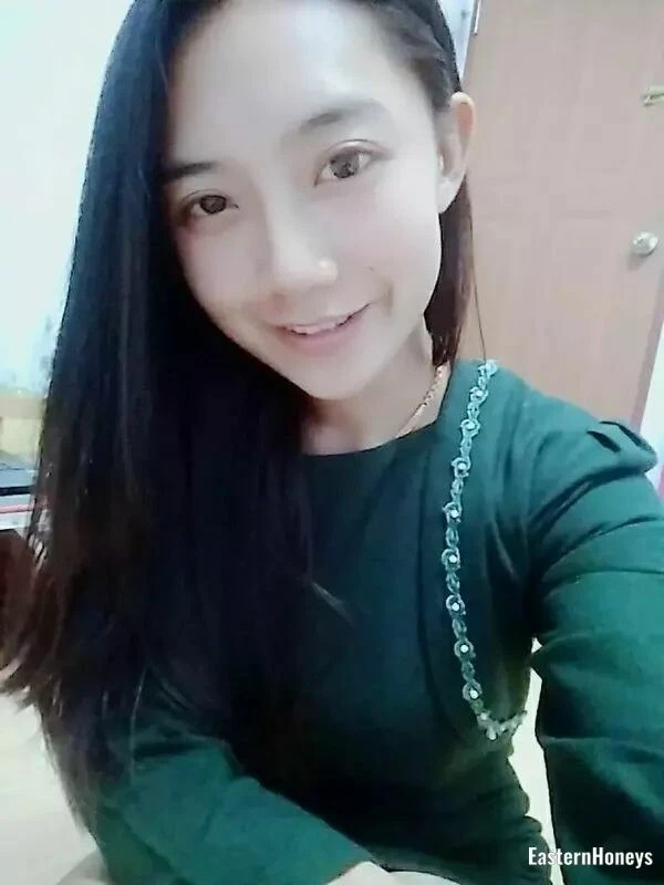 Piriya Profile image 1