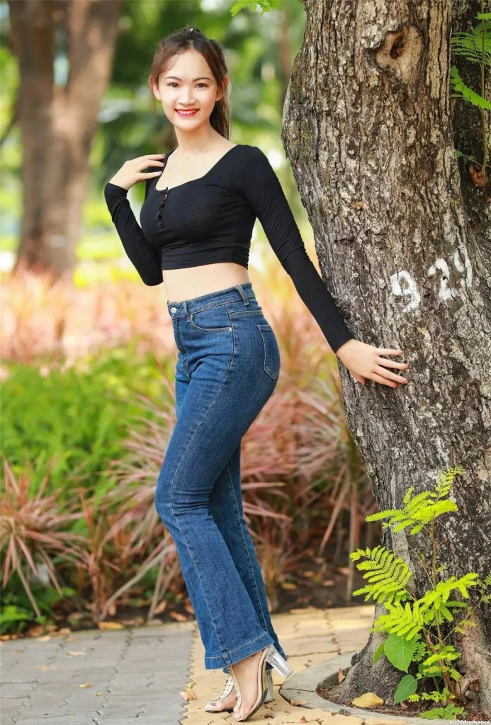 Thuy Profile image 4