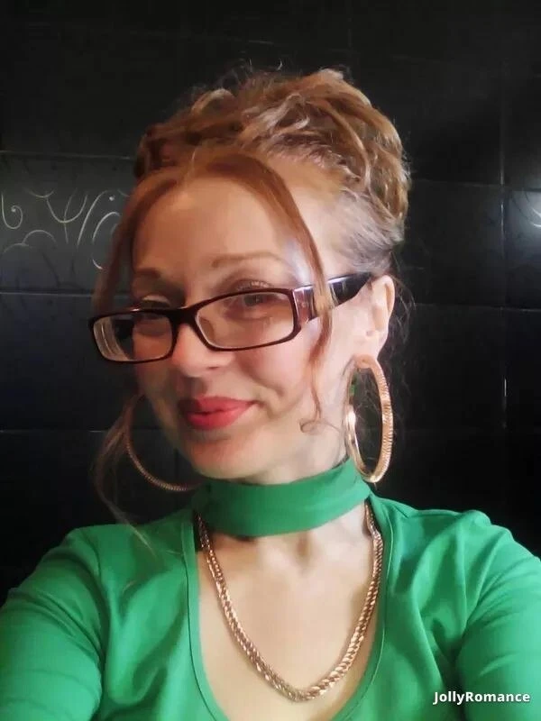 Oksana Profile image 3