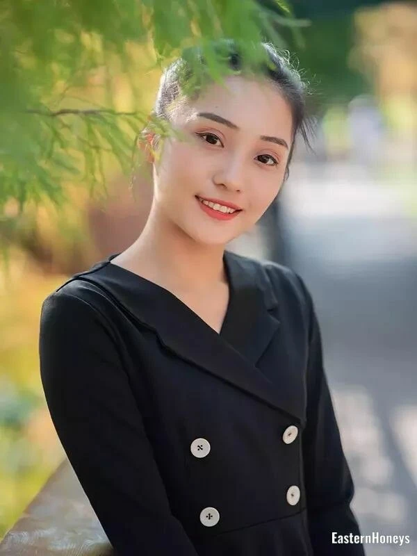 Qiaohong Profile image 3