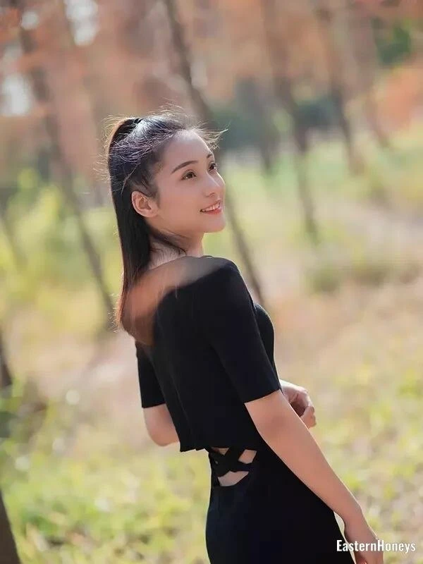 Qiaohong Profile image 1