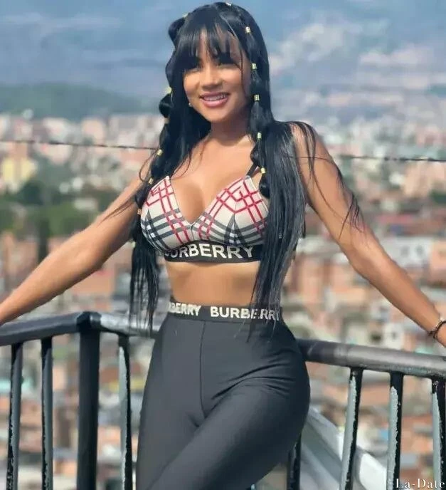 Valentina Profile image 1