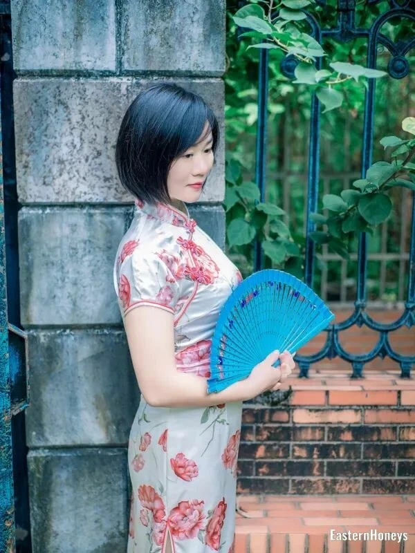 Shuang Profile image 1