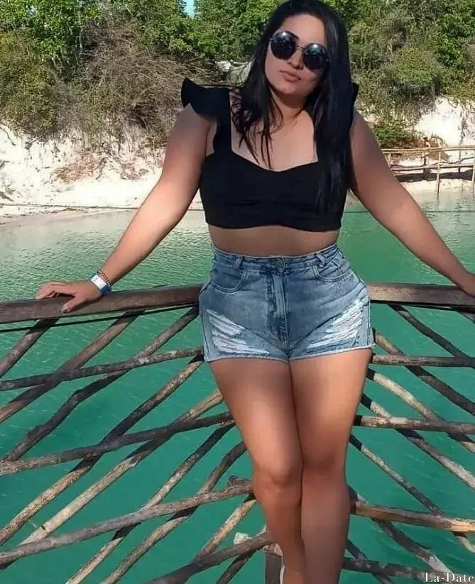 Stephania Profile image 3