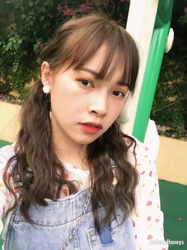 Claire Profile image 3