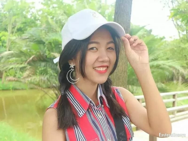 Parichat Profile image 4