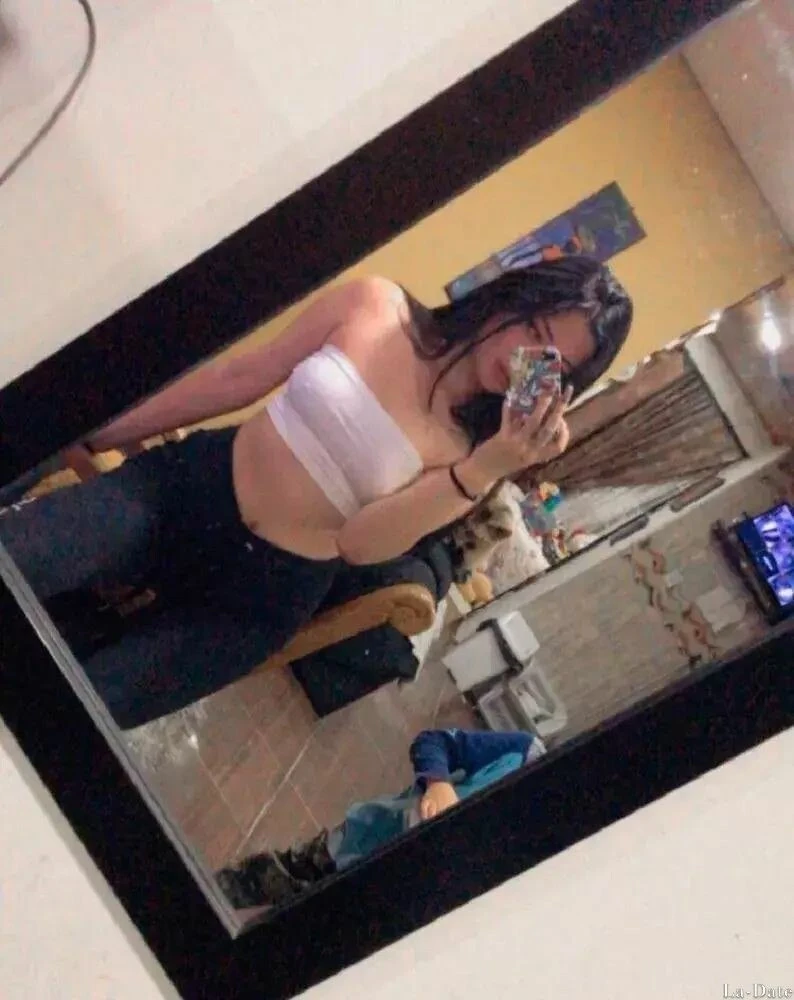 Stefania Profile image 1