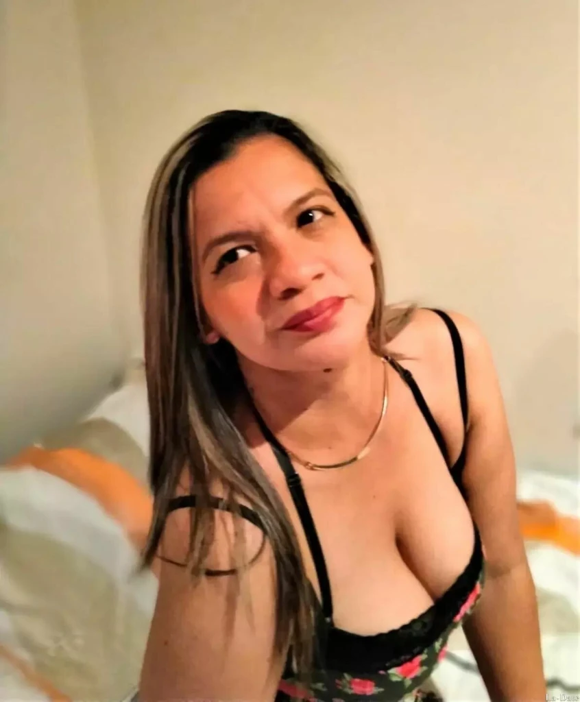 Alejandra Profile image 3