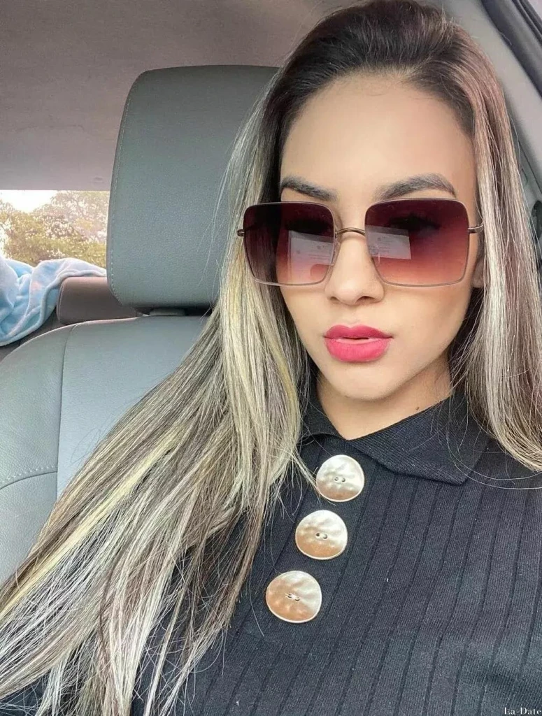 Erika Profile image 2