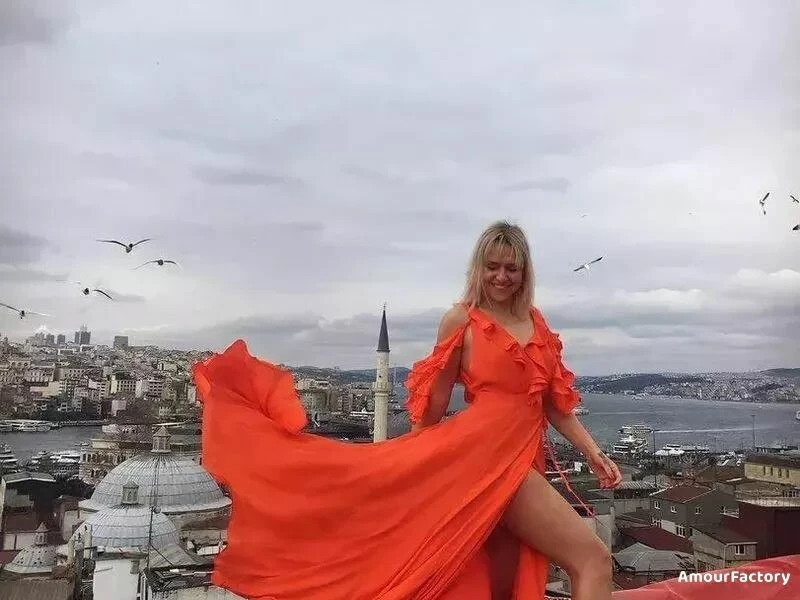 Elena Profile image 3