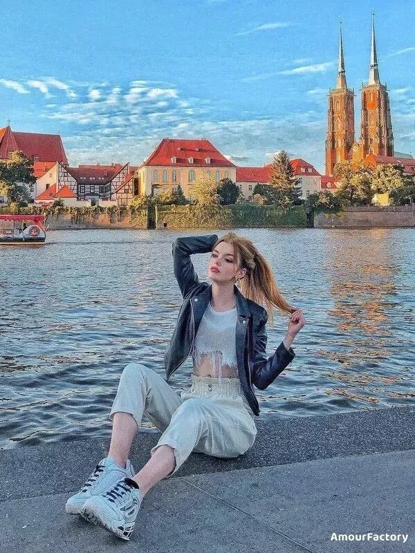 Anna Profile image 2
