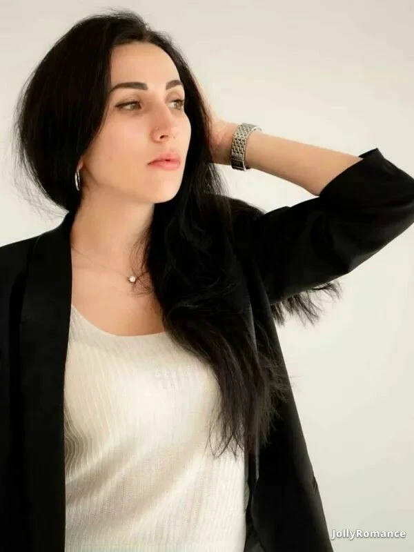 Kateryna Profile image 2