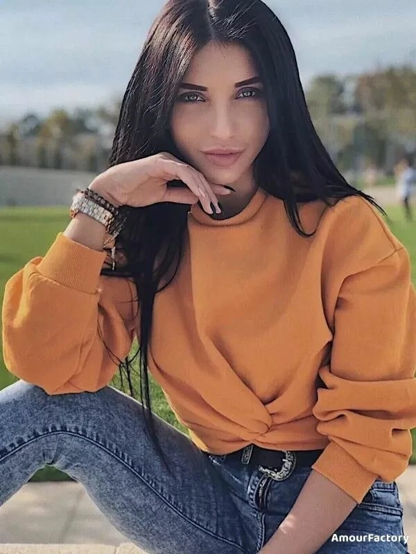 Anna Profile image 2