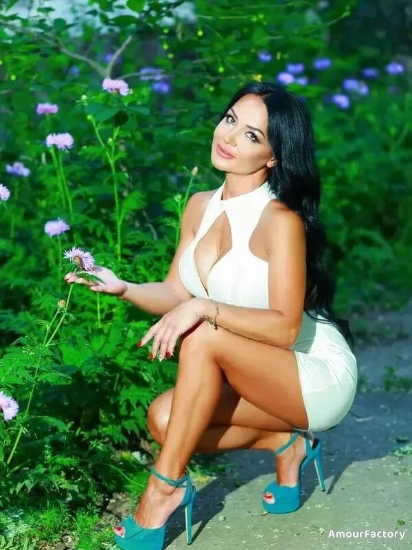 Yulia Profile image 2