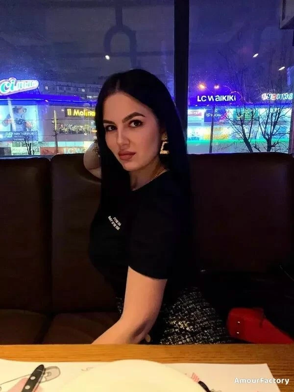 Anna Profile image 2