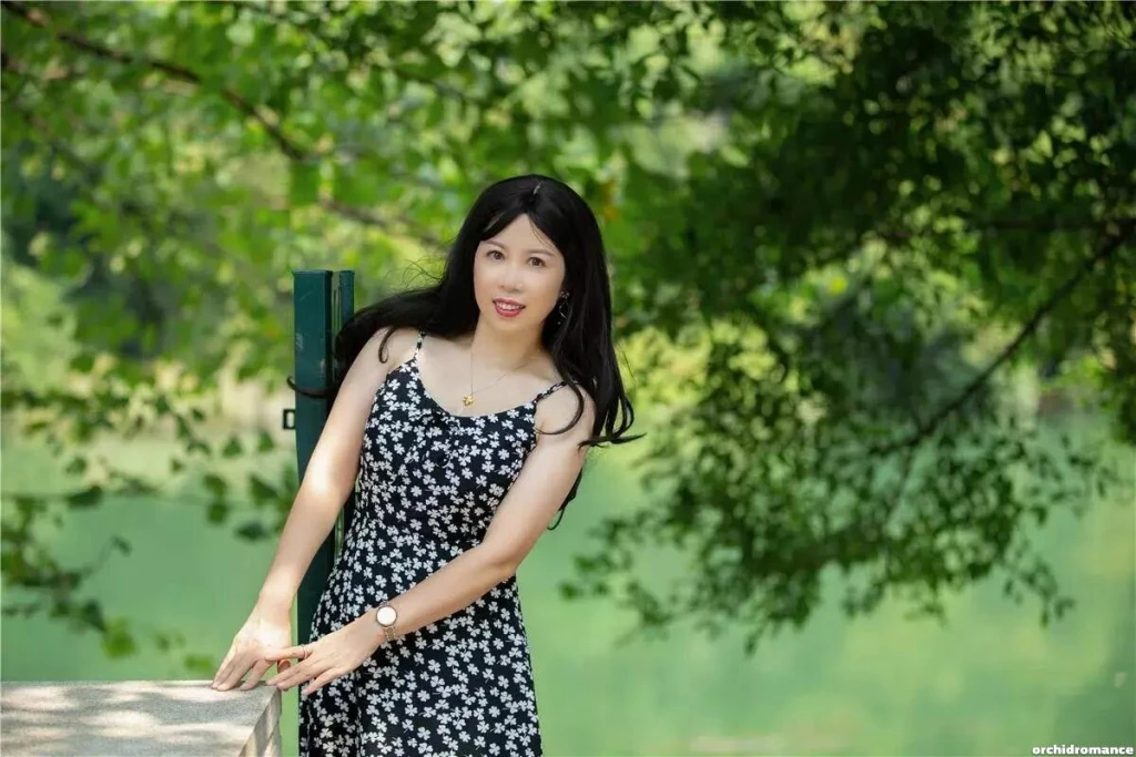 Lily Profile image 3