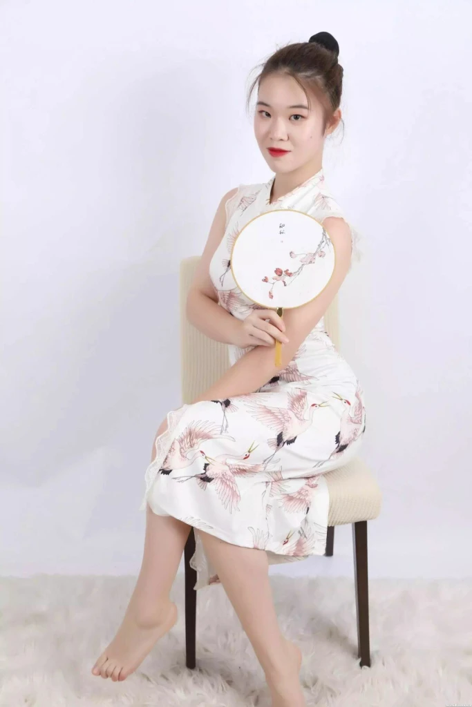 lingfang Profile image 2