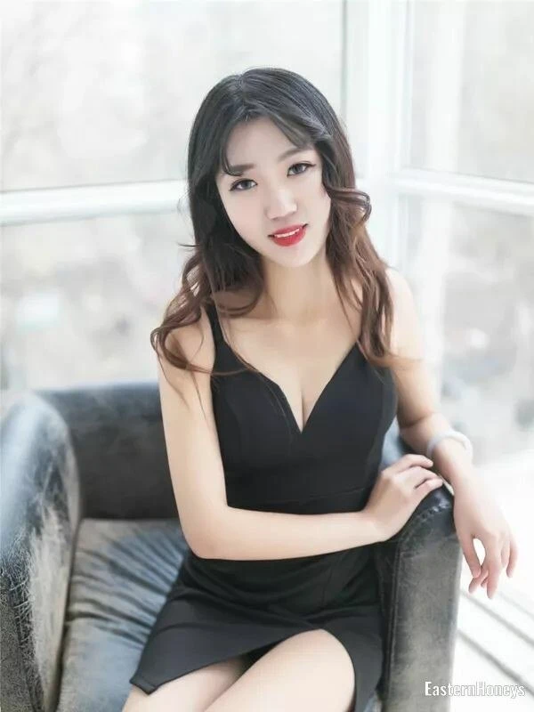 Lily Profile image 1