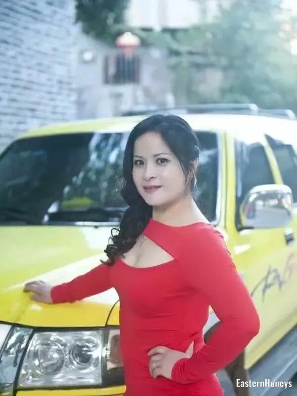 Elena Bai Profile image 1