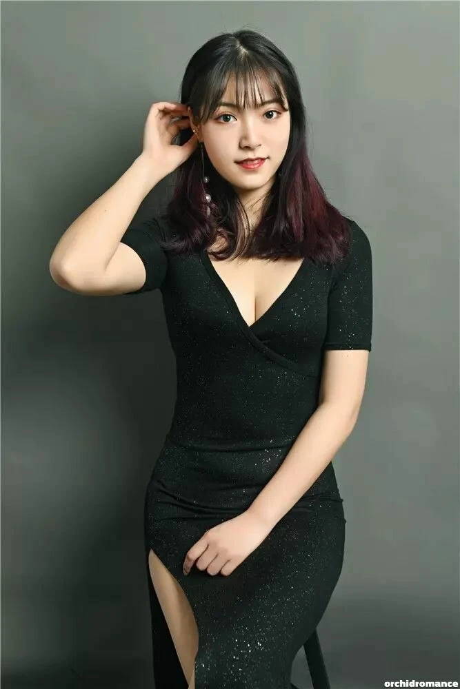 Rongzhi Zhu Profile image 1