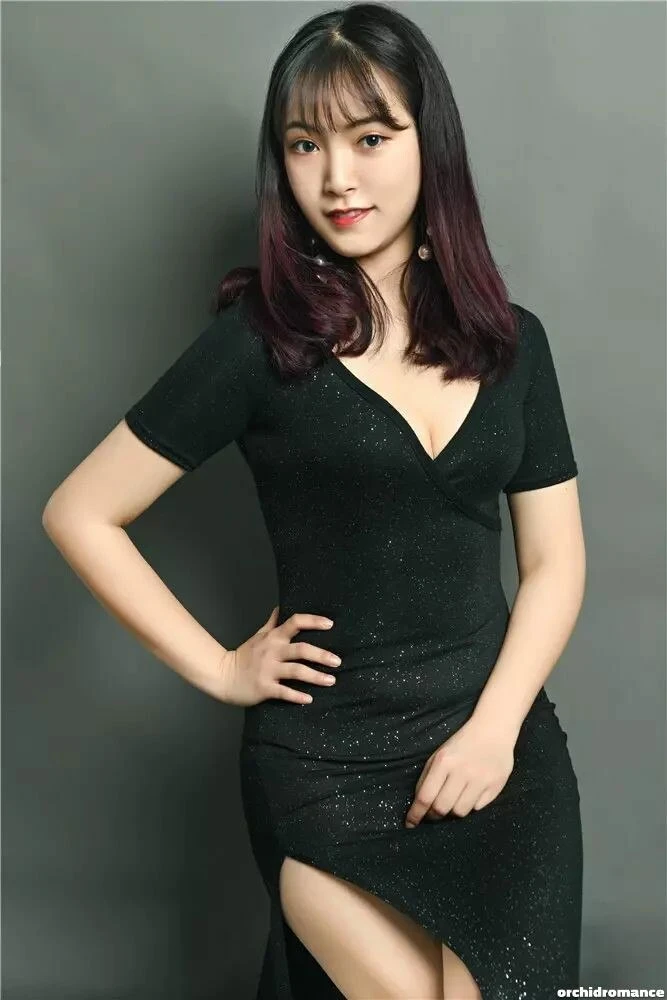 Rongzhi Zhu Profile image 4