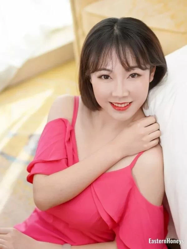 Helen Profile image 1