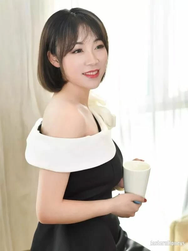 Helen Profile image 2