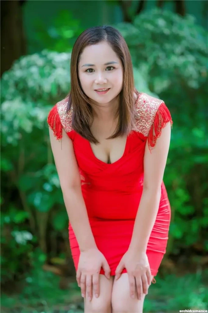 HuiFang Profile image 2