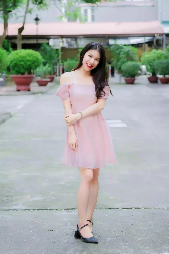 Helen Profile image 2