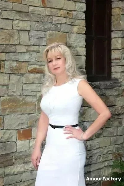 Alina Profile image 2