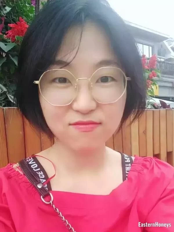 Yicen Profile image 2