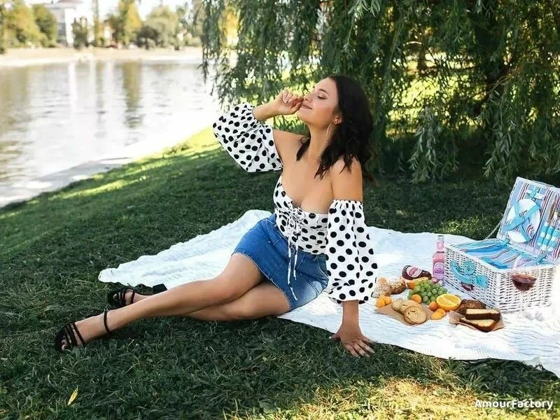 Julia Profile image 1