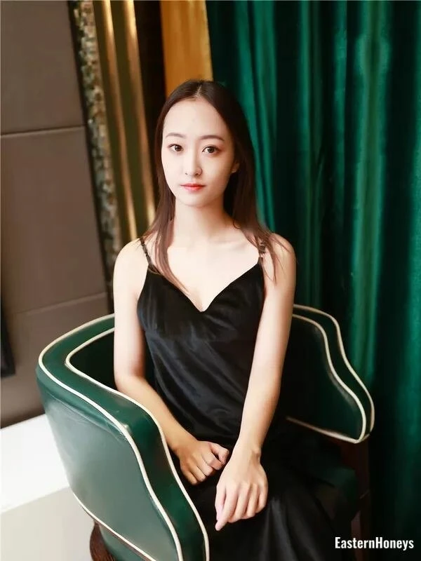 Yalun Profile image 2