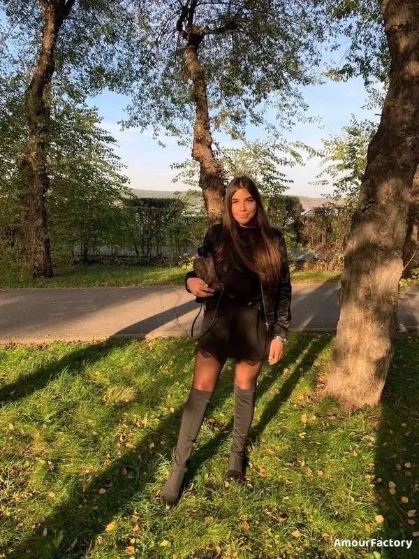 Olesya Profile image 1